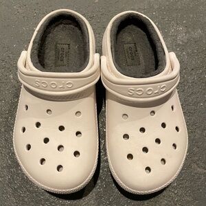 CROCS White Sandals with Ventilation and Comfortable Fit